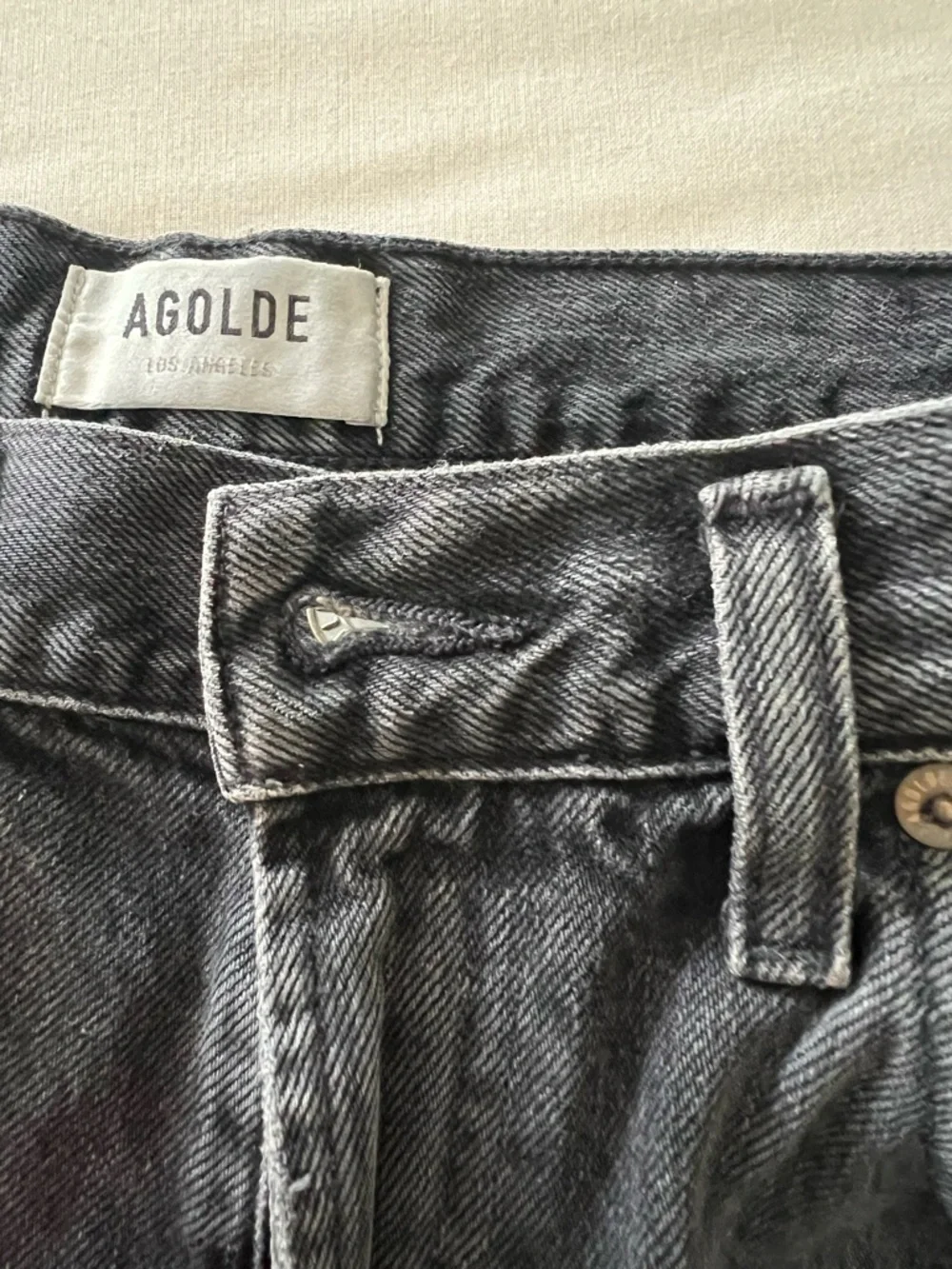 RESERVED Agolde Pinch Waist Short in Paranormal - Picture 8 of 14